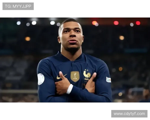 姆巴佩与亨利法国历史地位对比:数据、荣誉及时代影响差异解析 姆巴佩与亨利法国历史地位对比:数据、荣誉及时代影响差异解析